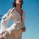 Merve Çağıran Instagram - Merve çağıran karantina dönemi için röportaj Mayıs sayımızda!✨ @mervecagiran #mervecagiran #selfquarantine #instyleturkiye Styling: @nazlikayran Fotoğraf: @denizozgun Röportaj: @eylulsolakoglu
