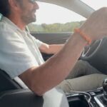 Merve Dizdar Instagram – Canım @cioayg drama en sevdiğim şey biliyorsun. Çocukken evcilik oyunlarımı anlattım sana :)) Hayatıma komedi soktuğun için teşekkür ederim. Sadece birini güldürmekten bahsetmiyorum. Senin hayata bakış açın en sevdiğim şeylerden biri oldu. Üretmeyi, çoğaltmayı, paylaşmayı, hayvanları çok sevmeyi, bitkilere çok iyi bakmayı, film izlemeyi, insanlara neşe saçmayı çok iyi bildiğin için çok mutluyum. Senin gibi biri böyle bi dünyada yaşadığı için ve O’nu tanıdığım için çok şanslıyım. Neş’en daim olsun cio’m. İyi ki doğdun. İyi ki varsın bu hayatta ve tüm sevdiklerinin hayatında❤️seni seviyorum.