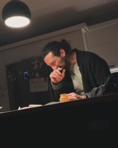 Merve Dizdar Instagram - Benim top 10’ummm hakkında biraz konuşalım mı :)))) @cioayg ❤️🥹 fosforlu pencil favorimmmm ahaha😁🌺