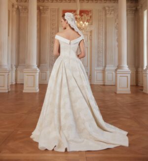 Meryem Uzerli Instagram - How I felt in the most amazing wedding dress of the world ? No words …  THE WEDDING DRESS @maison.novague ❤️#maisonnovague