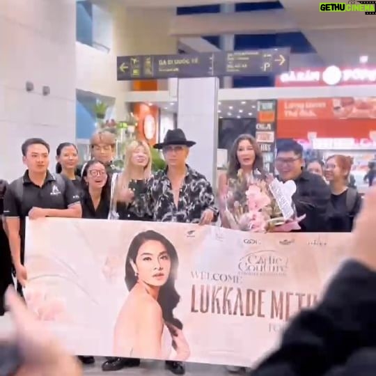 Metinee Kingpayome Instagram - XIN CHÀO Vietnam! 🇻🇳 Thank you for a warm welcome 🙏 Lukkade Metinee in Vietnam for the Press Conference unveiling of the Cadie Couture Fashion Exhibition on 4 May 2024. #cadiecouture #cadiecouturefashionexhibition