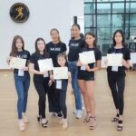 Metinee Kingpayome Instagram - 🎓ยินดีกับการจบคลาสของ Muse Students รุ่นที่ 16 ทุกคนทำได้ดีมาก และพัฒนาตัวเองได้ไว 👏 Congrats! 🙏ขอต้อนรับน้องๆรุ่นที่ 17 สมัครเข้ามาได้เลยค่ะ 🌟 👉เทอมใหม่จะเริ่มต้นในวันที่ 8-9 มิถุนายน 2024 New Term starts on 8-9 June 2024 . 🔥 เพิ่มพลังความมั่นใจและเปลี่ยนโลกของคุณในทุกก้าวเดิน การเข้าร่วมคอร์สที่ Muse by Metinee ไม่เพียงแค่ช่วยพัฒนาทักษะการแสดงออกและบุคลิกภาพ แต่ยังเป็นการเปิดโอกาสให้คุณได้ค้นพบศักยภาพที่แท้จริงในตัวเอง ผ่านการเรียนรู้และฝึกฝนจากผู้เชี่ยวชาญ คุณจะได้สัมผัสกับประสบการณ์ที่ไม่เหมือนใคร ซึ่งจะทำให้คุณกลายเป็นคนที่มั่นใจและพร้อมที่จะเปล่งประกายในทุกสถานการณ์ . 🌈 หลักสูตรใหม่ รุ่นที่ 17 เริ่มต้นเรียน 8 มิถุนายน 2024 👠 คอร์สปรับบุคลิกภาพจากผู้เชี่ยวชาญ: 🗓️ Muse Group Class ระยะเวลาการเรียน: คอร์สละ 8 สัปดาห์, สัปดาห์ละ 2 ชั่วโมง, รวมทั้งหมด 16 ชั่วโมง . 👶🧑👨 กลุ่มเรียนตามอายุ: Kids: 4-8 ปี Junior: 9-15 ปี Adults: 16 ปีขึ้นไป . ☝️MUSE Private Class: หรือเลือกการเรียนกับ Muse Coach 1 ต่อ 1 (นักเรียนสามารถเลือกวันและเวลาที่สะดวก) . 📝 สมัครเลยวันนี้ ติดต่อเราได้ที่ LINE @musebymetinee หรือคลิก ลิงค์สมัคร (https://lin.ee/DzYwZf) . 📍 สถานที่: Studio Muse by Metinee, รามคำแหง ซอย 9, การเดินทางสะดวก พร้อมที่จอดรถเพียบ! . #musebymetinee #ConfidenceTransformation . มาร่วมเป็นส่วนหนึ่งกับ Muse by Metinee และเปลี่ยนแปลงตัวคุณไปพร้อมกับเราสิคะ!