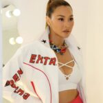 Metinee Kingpayome Instagram - Outer beauty attracts, but inner beauty captivates... My look for #extramenshow3 Jacket by @hanhattiendesign Hair and makeup by @toomtamdc Necklace by @viyadadesign