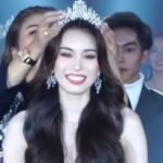 Metinee Kingpayome Instagram - 👑ยินดีกับน้อง "ภีม ลลนา สิริบุญญากุลย์" ลูกศิษย์ MUSE สาวสวย คนเก่ง น้องภีมวัย18 ปี จากจุฬาลงกรณ์มหาวิทยาลัย หลักสูตรบริหารธุรกิจบัณฑิต (นานาชาติ) คว้ามงกุฎ MUT Nonthaburi 2024 นับจากนี้น้องจะเป็นตัวแทนจังหวัดนนทบุรี ในการประกวด Miss Universe Thailand 2024 👑 @lpexm @mut_nonthaburi @missuniverse.in.th . กวาดเรียบทุกเวทีต้องลูกศิษย์ Muse by Metinee ทีมครูขอแสดงความยินดีกับศิษย์ Muse ทุกคน 👏 👏 👏 . 🌟 มาเรียนกับเราสิคะ ทีมครูสุดปัง ตัวจริงของทุกวงการ พร้อมช่วยให้คุณสร้างความมั่นใจและปรับปรุงบุคลิกภาพของคุณกับคอร์สสุดสร้างสรรค์ที่ Muse by Metinee เพื่อพัฒนาตัวเองได้อย่างรวดเร็วที่สุด! 🌟 . หากคุณต้องการเปลี่ยนแปลงและเติบโตแบบก้าวกระโดด ติดต่อเราได้ที่ LINE @musebymetinee หรือคลิก https://lin.ee/DzYwZf . 📍 พบกันที่ Studio Muse by Metinee, รามคำแหง ซอย 9 การเดินทางสะดวก พร้อมที่จอดรถเพียบ! #musebymetinee #BeautyQueen #BeautyQueenCoach #แฟนนางงาม #TPNGLOBAL #MissUniverse #missuniversethailand2024 #missuniversethailand #MUT #MUT2024
