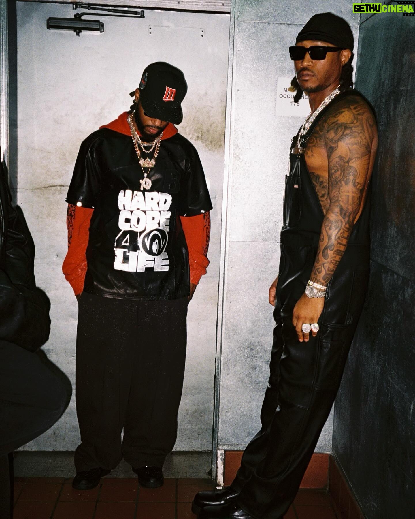 Metro Boomin - 0.9 Million Likes - back2back #1 albums
thanks to everyone for listening! šš¾
#wetrustyou š«µš¾