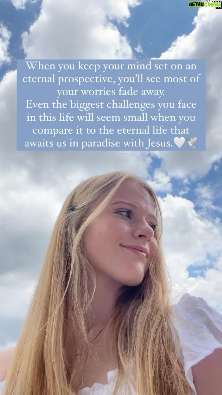 Mia Dinoto Instagram - “Set your minds on things that are above, not on things that are on earth.” - Colossians 3:2 • #Jesusistheway #eternity #eternallife #heaven #Christianencouragement #Christianinspiration #Christianmentalhealth #anxiety #mentalhealth #mentalhealthrecovery #stressreliever