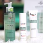 Mia Sara Nasuha Instagram - Hey korang! Mesti korang nak rasa confident and tampil bergaya selalu kan? Lagi lagi kita perempuan sangat pentingkan kulit muka kita tapiiiii korang kena confident that acne or acne marks shouldn’t stop any of you from feeling your best. Alright? Eucerin ProAcne Solution dapat membantu untuk mengurangkan jerawat dan kesan jerawat dalam masa 7 hari je! Ia terbukiti secara klinikal dapat kurangkan jerawat sebanyak 64%, kesan jerawat sebanyak 80%! The Triple Effect Serum mengandungi Salicylic Acid dan Thiamidol yang dipatenkan untuk mengurangkan jerawat dan kesan jerawat secara efektif. Good news! Eucerin and dUCk ada contest now which korang boleh stand a chance to win prizes worth up to RM1,000 including Watsons voucher and 1 dUCk Frappe Shawl! How to join? 1) Korang kena purchase produk Eucerin ProAcne Solution di Watsons 2) Send gambar receipt dekat 016-7960380 Contest is open dari 1st November till 30th November 2022 so good luck guys and check Eucerin FB for more info! @eucerin_my @watsonsmy #MyEucerin #ProACNESolution #LifechangingSkincare #EucerinxdUCk
