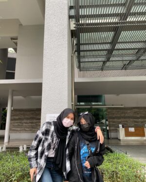 Mia Sara Nasuha Instagram - Reunion 🖤 @qistinanatisya 
.
.
.
#miasara
#miasaranasuha
#miayoutube