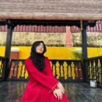Mia Sara Nasuha Instagram - merah menyerlah with @tujohkuntom ❤️.