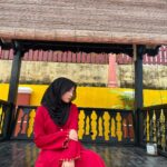 Mia Sara Nasuha Instagram - merah menyerlah with @tujohkuntom ❤️.