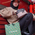 Mia Sara Nasuha Instagram – After last night, I think i’m in love with you @coach 😔🤍

🧥: @coach 
📷: @danialbasirbk 

#CoachHoliday #CoachMYOnTheMove #CoachNY #CoachMalaysia
