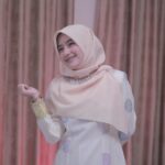 Mia Sara Nasuha Instagram – Korang dah beli baju raya?
.
.
.
#miasara
#miasaranasuha
#miayoutube