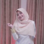 Mia Sara Nasuha Instagram – Korang dah beli baju raya?
.
.
.
#miasara
#miasaranasuha
#miayoutube