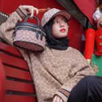 Mia Sara Nasuha Instagram – After last night, I think i’m in love with you @coach 😔🤍

🧥: @coach 
📷: @danialbasirbk 

#CoachHoliday #CoachMYOnTheMove #CoachNY #CoachMalaysia