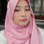 Mia Sara Nasuha Instagram - belum raya dah pakai baju raya ni macam mana ehhh