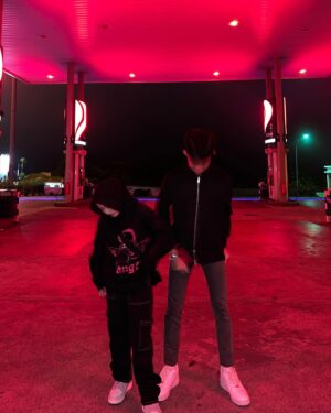 Mia Sara Nasuha Instagram - slide to see the drip 💧 @danishhilmannn 
.
.
.
#miasara
#miasaranasuha
#miayoutube