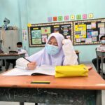 Mia Sara Nasuha Instagram - Kelas apa ni agak agak eh, stress betul muka 🥲 . . . #miasara #miasaranasuha