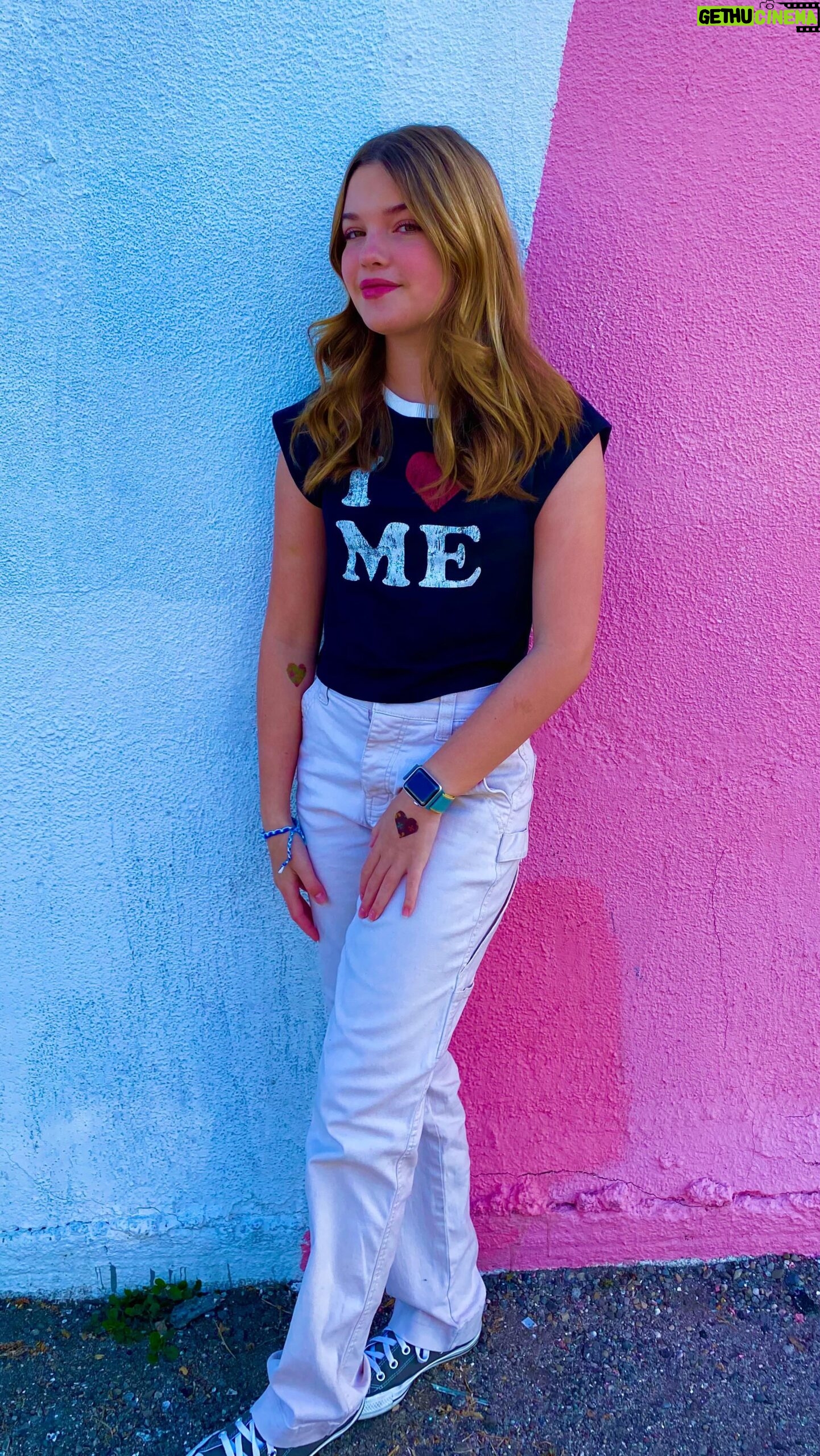 Mia Talerico Instagram - Wishing everyone a day full of love and smiles #love #happyvalentinesday #smile #heart #selflove #reelsinstagram #instagramreels #explorepage
