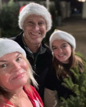Mia Talerico Instagram - Merry Christmas Eve 🎄❤️💚Wishing you happy holidays from the Talerico’s #holidayphotodump  #merrychristmas #happyholidays #smile #family #friends