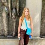 Mia Talerico Instagram - For the art lovers 🎨🖌💚#art #modernart #style fit is @urbanoutfitters @dickies