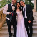 Mica Suárez Instagram - Y bueno, llegó el final de esta hermosa historia 😭❤️ •yo juro que sigo sin caer en todo lo que estoy viviendo, grabar esta tira fue de las cosas más lindas que me pasaron, y no solo porque estoy enamorada de mi trabajo si no por la GENTE con la que compartí esos momentos, desde mis compañeros de elenco, los directores, los técnicos, la gente de vestuario, de maquillaje, las coach! absolutamente TODOS, que equipo más lindo loco😭 (todos me tuvieron mucha paciencia y x eso tmb los amo :B JAJAJJJA) •Gracias a mis compas @franrizzaro @celinafont @facundoaranatagle por el aguante, aprendi muchísimo laburando con ustedes❤️ gracias a @telefe por confiar 😭❤️ gracias @diesanchez77 @veropelaccini por sus consejos en el set, los voy a tener presentes en cada laburo que tenga🙏🏻❤️ gracias a TODO el equipo por tratarme tan bien y ser tan buena onda siempre😭🙏🏻 no los etiqueto a todos xq termino el año que viene pero gracias inmensas a ellos tmb❤️ •y obviamente gracias a ustedes, por bancarme y acompañarme en este viaje tan lindo, vamos por mas ❤️😭