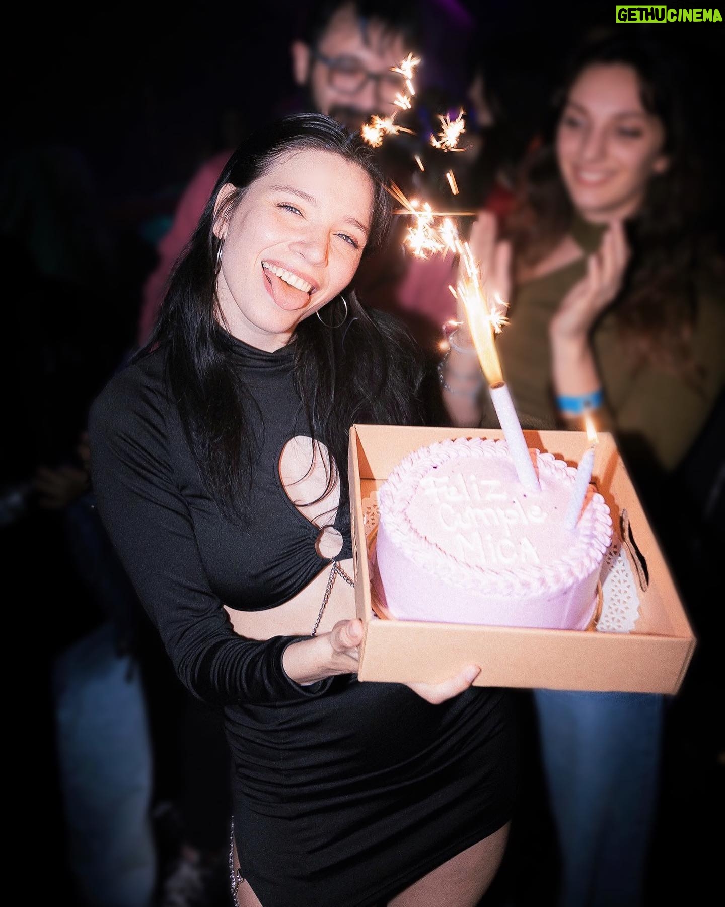 Mica Suárez Instagram - feli cumpleañito para mí en la fiesta mas linda 🎂💘🥺