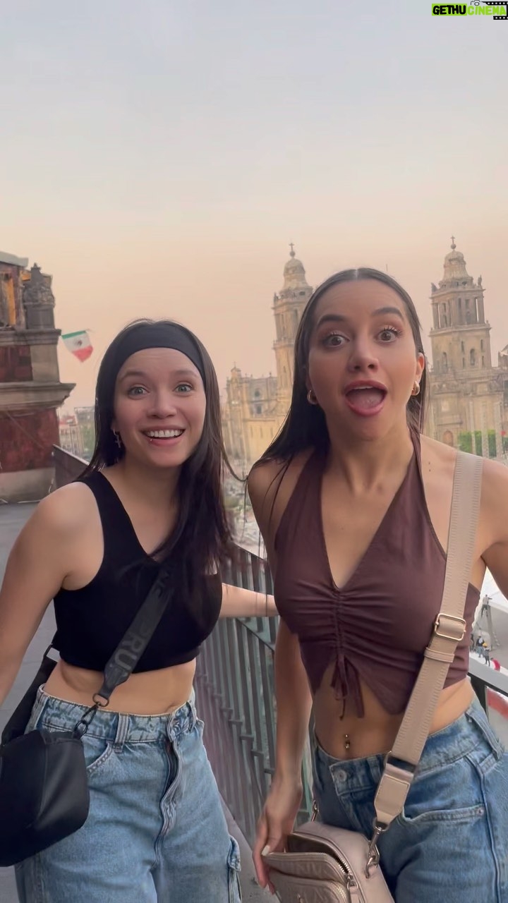Mica Suárez Instagram - A mi me gustan mucho de esos 🤤🚩 . . . #cosasdeamigas #comedia #humor