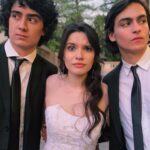 Mica Suárez Instagram - Y bueno, llegó el final de esta hermosa historia 😭❤️ •yo juro que sigo sin caer en todo lo que estoy viviendo, grabar esta tira fue de las cosas más lindas que me pasaron, y no solo porque estoy enamorada de mi trabajo si no por la GENTE con la que compartí esos momentos, desde mis compañeros de elenco, los directores, los técnicos, la gente de vestuario, de maquillaje, las coach! absolutamente TODOS, que equipo más lindo loco😭 (todos me tuvieron mucha paciencia y x eso tmb los amo :B JAJAJJJA) •Gracias a mis compas @franrizzaro @celinafont @facundoaranatagle por el aguante, aprendi muchísimo laburando con ustedes❤️ gracias a @telefe por confiar 😭❤️ gracias @diesanchez77 @veropelaccini por sus consejos en el set, los voy a tener presentes en cada laburo que tenga🙏🏻❤️ gracias a TODO el equipo por tratarme tan bien y ser tan buena onda siempre😭🙏🏻 no los etiqueto a todos xq termino el año que viene pero gracias inmensas a ellos tmb❤️ •y obviamente gracias a ustedes, por bancarme y acompañarme en este viaje tan lindo, vamos por mas ❤️😭