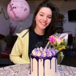 Mica Suárez Instagram - Hoy es mi cumpleañito’🌈🎉🤓