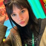 Mica Suárez Instagram - 1: haciéndome la linda 2: haciéndome la linda x2 3: 🫶🏻💘 4: con las flores amarillas q nunca llegué a regalar 5: yop llorando en medio de un breakdown 6: con dos q no me paraban de pedir fotos 7: con mi hija 🥹 8: lo más importante q tengo en la vida