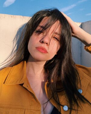 Mica Suárez Instagram - pues yo creo que tengo que tomar sol JAJJAJA