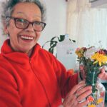 Mica Suárez Instagram - 1: haciéndome la linda 2: haciéndome la linda x2 3: 🫶🏻💘 4: con las flores amarillas q nunca llegué a regalar 5: yop llorando en medio de un breakdown 6: con dos q no me paraban de pedir fotos 7: con mi hija 🥹 8: lo más importante q tengo en la vida