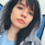 Mica Suárez Instagram - ya me encariñe con el negro 💆🏻‍♀️
