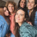 Micaela Vázquez Instagram - Finde con muchas cositas!!! 1: En casa con mi bb 2: Mamá y sisters 3: Primeros ensayos de “Jardines Salvajes” en el hermoso teatro Metropolitan 4: En la rural, feria del libro, acompañando a mi amigo @ramospatricio en la maravillosa presentación @constelacionesfamiliaresok 5: Siempre una pasada por la M da felicidad 😛 6: Viendo al rey en el teatro con el mejor equipo 🤍 Buenas noches!!! Que arranquen muy bien la semana!!!