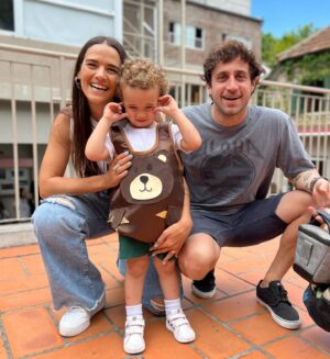 Micaela Vázquez Instagram - El día más esperado, el primer acto del jardín 🐻 
TE AMAMOS HIJO!!!!