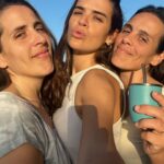 Micaela Vázquez Instagram - Unas de ayer, sin filtro pero con alta luz de un atardecer hermoso, con las sisters 😜