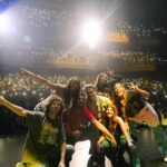Micaela Vázquez Instagram - Hay tantas fotos y momentos de ayer que no sé ni por dónde empezar!!! Acá va un popurrí más general de momentos captados por la grosa de @juanalantaron y todos ustedes haciendo vibrar de emoción ese teatro 😍 Sigo sin poder creer lo que vivimos ayer, solo quiero decir GRACIAS 🙏❤️