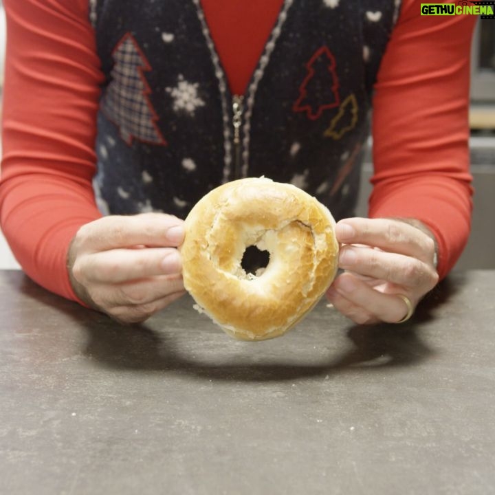 Michael Stevens Instagram - LINK IN BIO. How to make Möbius bagels ∞🥯