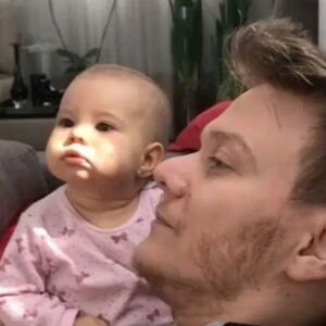 Michel Teló Instagram - Esse video ainda derrete o nosso coração demaaaais! Quem lembra? ❤️

#tbt #modaoduido #micheltelo #cute