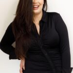Michelle Carvalho Instagram - Son de los que comparan siempre precios antes de comprar algo? 🤓 Si son de los míos, ¡Les tengo el mejor dato de la vida! 👌🏻 Es la plataforma @comparaonline. En su web puedes comparar precios de  seguro de autos, asistencia en viajes, créditos hipotecariosy mucho más! Con asesoría online personalizada en todo momento. Y ojoooooo!! 👀 Están en Cyber hasta el 9 de octubre!! Asistencia en viaje con hasta 50% de descuento y 2 cuotas gratispara Seguros de auto! Comparte ese datazo con tu familia y amigos 🖤 #CyberWeekCompara