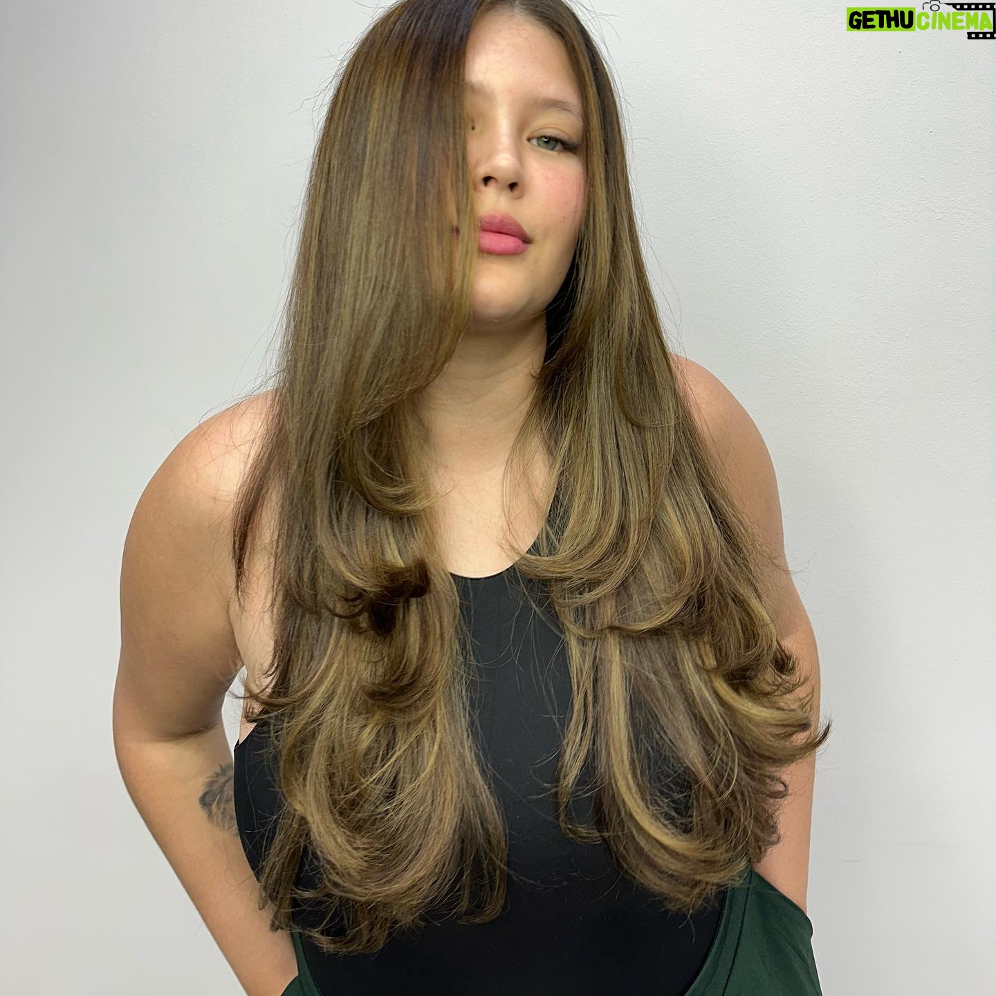 Michelle Carvalho Instagram - Enamorada de mi cambio de look 🍯 #oldmoney por el seco @hc.concept @dasspeluquerias que opinan ? 💛