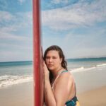 Michelle Carvalho Instagram - Este fue el 2 día del #hotelhennes @hm un hermoso día de surf 🏄‍♀️ por las lentes del seco @giuseppefalla cual es tu foto favorita 1 2 o 3 ? 💙