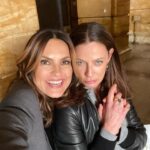 Michelle Gomez Instagram - I just wrapped up on a wee guest spot with this incredible woman, her dedication and professionalism blew me away. Talented, beautiful and a total bad ass @therealmariskahargitay #comingsoon thank you Batan!!
