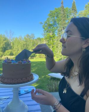 Michelle Gomez Instagram - Ingredients for a perfect day = friends, cake, sunshine and love. #happybirthday @emmas.dilemma