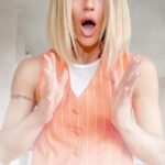 Michelle Hunziker Instagram – Cambio pannolino… parte 2! 👶🏻💨