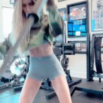 Michelle Leigh Calaway Instagram – McCool on the move ….(literally & figuratively) I love using little equipment these days! 🤣Get creative, don’t worry about being perfect & just move. Promise you’ll feel better💙#consistencyiskey