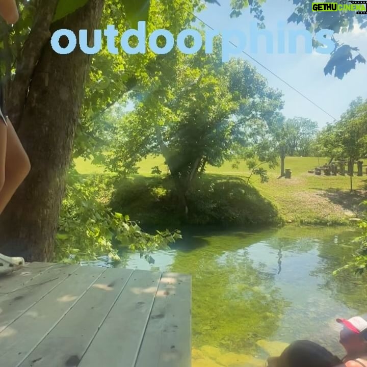Michelle Leigh Calaway Instagram - Fun day yesterday! Started with great training sesh with “big sis” @alexdim.7 ! Next, some team bonding with coaches who will do ALL the things to have fun with the kiddos! #blessed #teamwork outdoorphins #femalesinflag💙