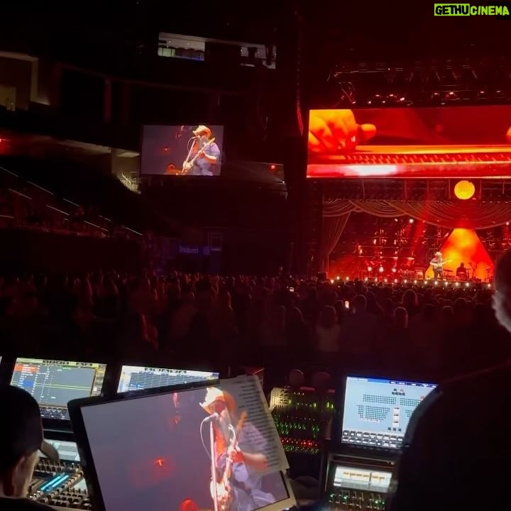 Michelle Leigh Calaway - 15.2K Likes - Thank you @chrisstapleton & amazing crew for the best hospitality & greatest show!!!! 🙌🏽