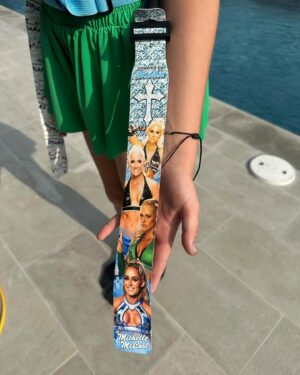 Michelle Leigh Calaway Instagram - REAL TALK….this might be the coolest gift I’ve ever gotten (sorry @undertaker )! Ordered some new flags for my mini when we got this sweet note (slide 3) and these FLAWLESS flags😆💙🙏🏽thank you @shruumzfootball - super grateful! Kaia thinks we’re kinda cool now!😎#grateful #shrumz #femalesinflag 🏈