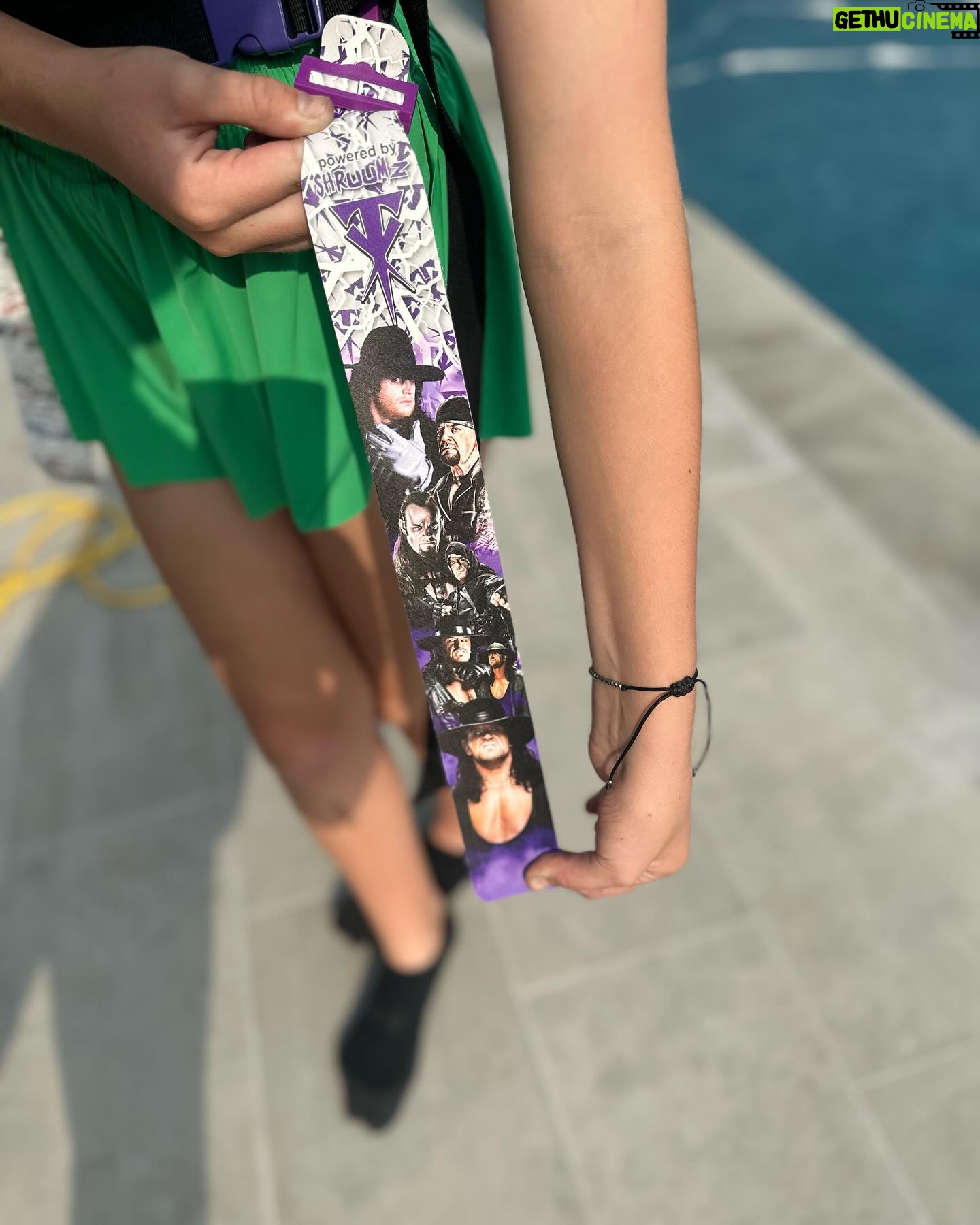 Michelle Leigh Calaway - 8K Likes - REAL TALK….this might be the coolest gift I’ve ever gotten (sorry @undertaker )! Ordered some new flags for my mini when we got this sweet note (slide 3) and these FLAWLESS flags😆💙🙏🏽thank you @shruumzfootball - super grateful! Kaia thinks we’re kinda cool now!😎#grateful #shrumz #femalesinflag 🏈